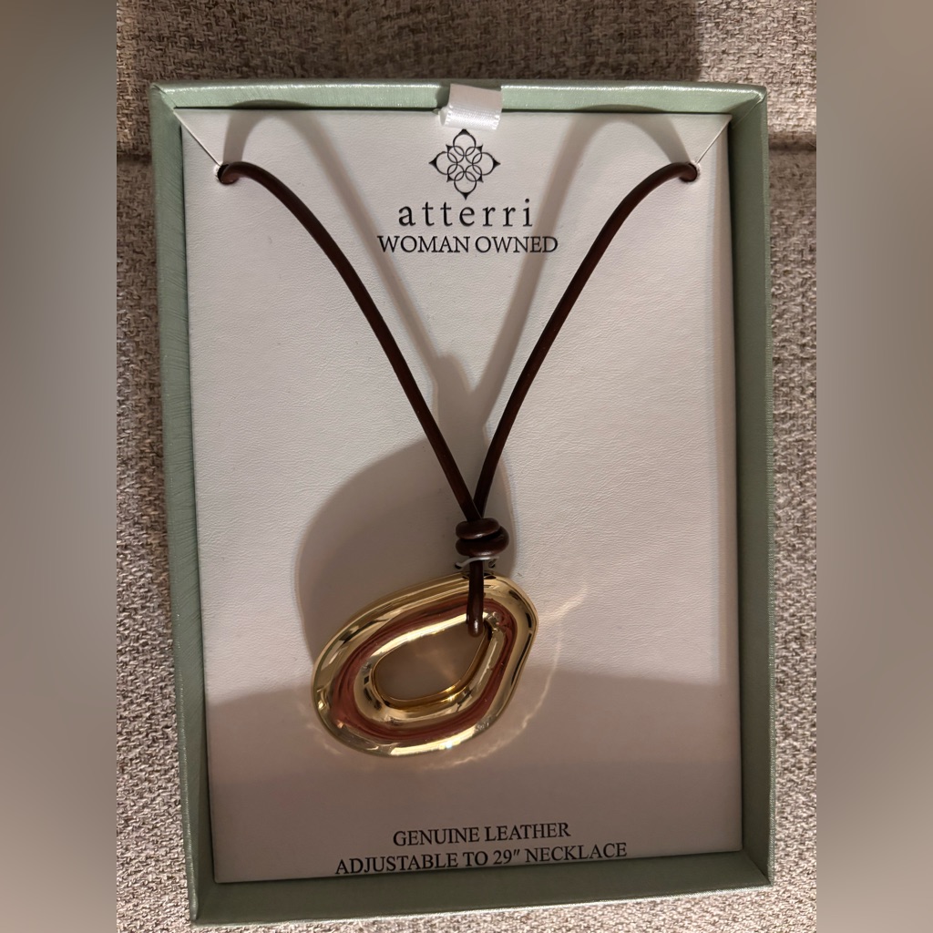 Atterri Adjustable Genuine Leather & Gold Pendant Necklace